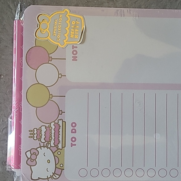 Hello Kitty Desk Pad & Gel Pen Set - Picture 3 of 7